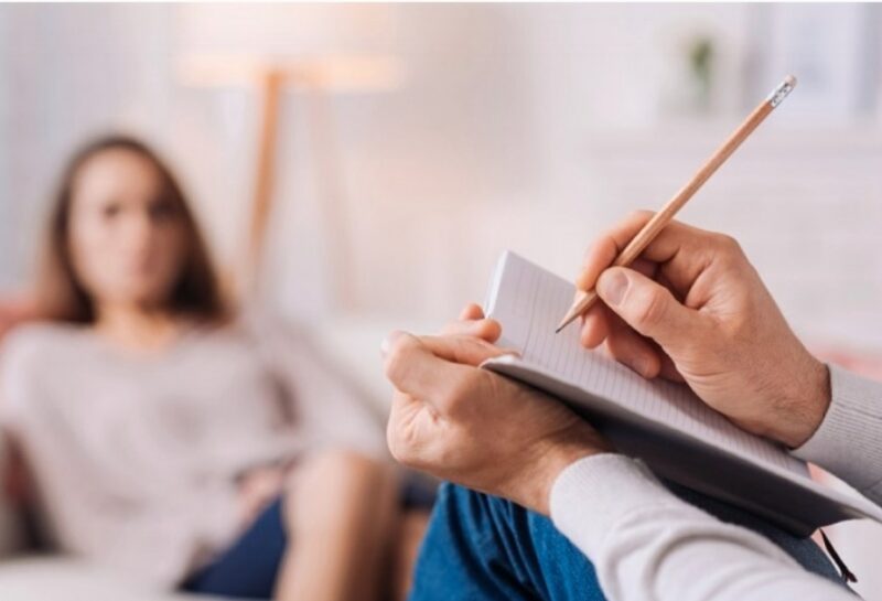 Psixoloqlar zəkanın aşağı olduğunu göstərən 4 vərdişi AÇIQLADI