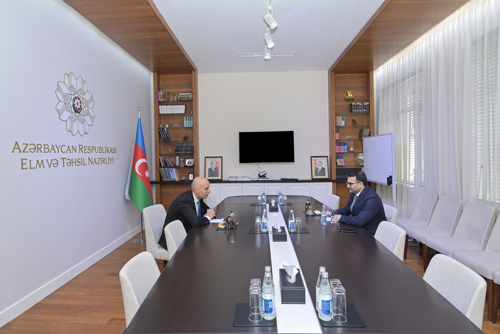 Emin Əmrullayev “Yüksəliş” müsabiqəsinin qalibləri ilə görüşdü