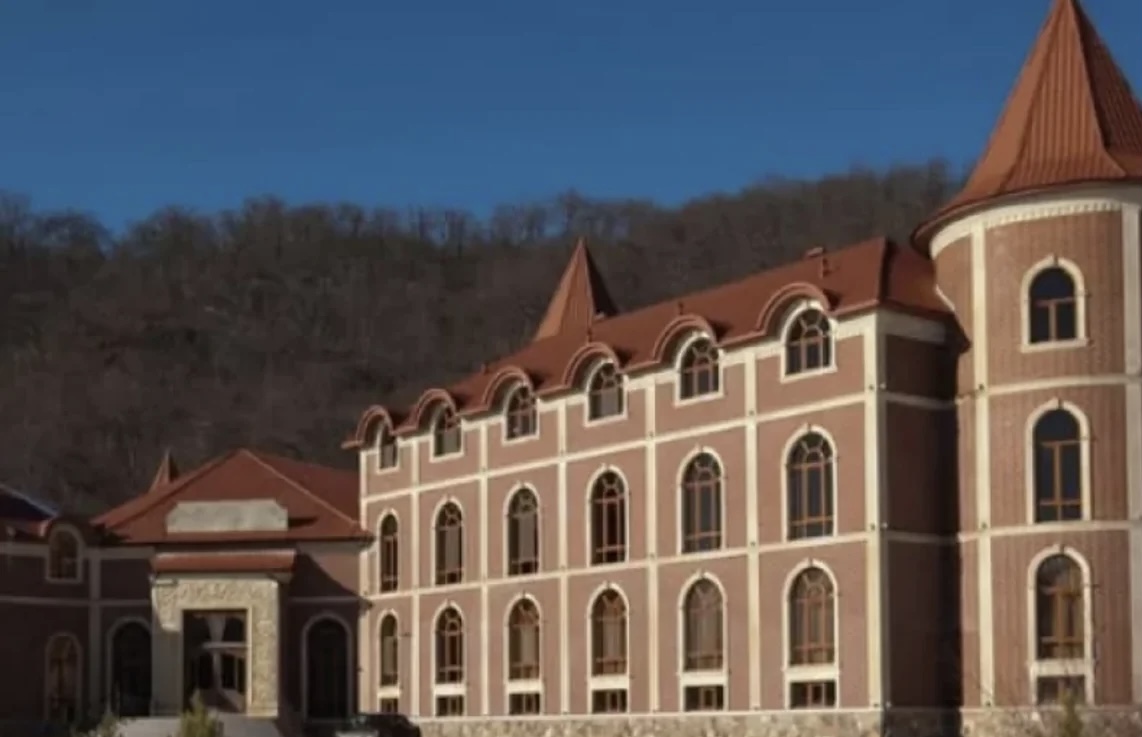 Hoteldə meyiti tapılan şəxs TANINMIŞ HƏKİM imiş - FOTO