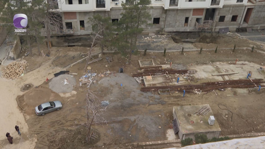 4 ildir yeni tikiliyə köçüblər, həyətlərində hələ də qazıntı aparılır – ŞİKAYƏT - VİDEO