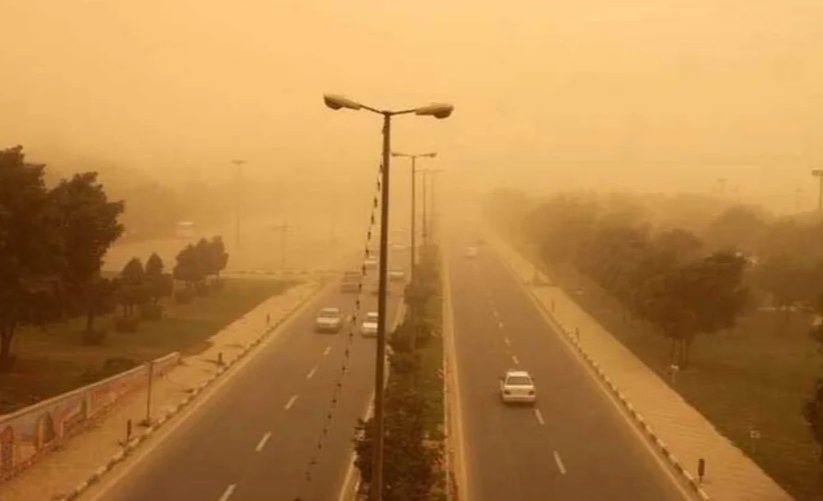 "Mehr": İranın qərbində toz fırtınası hava keyfiyyətini "təhlükəli" səviyyəyə çatdırıb