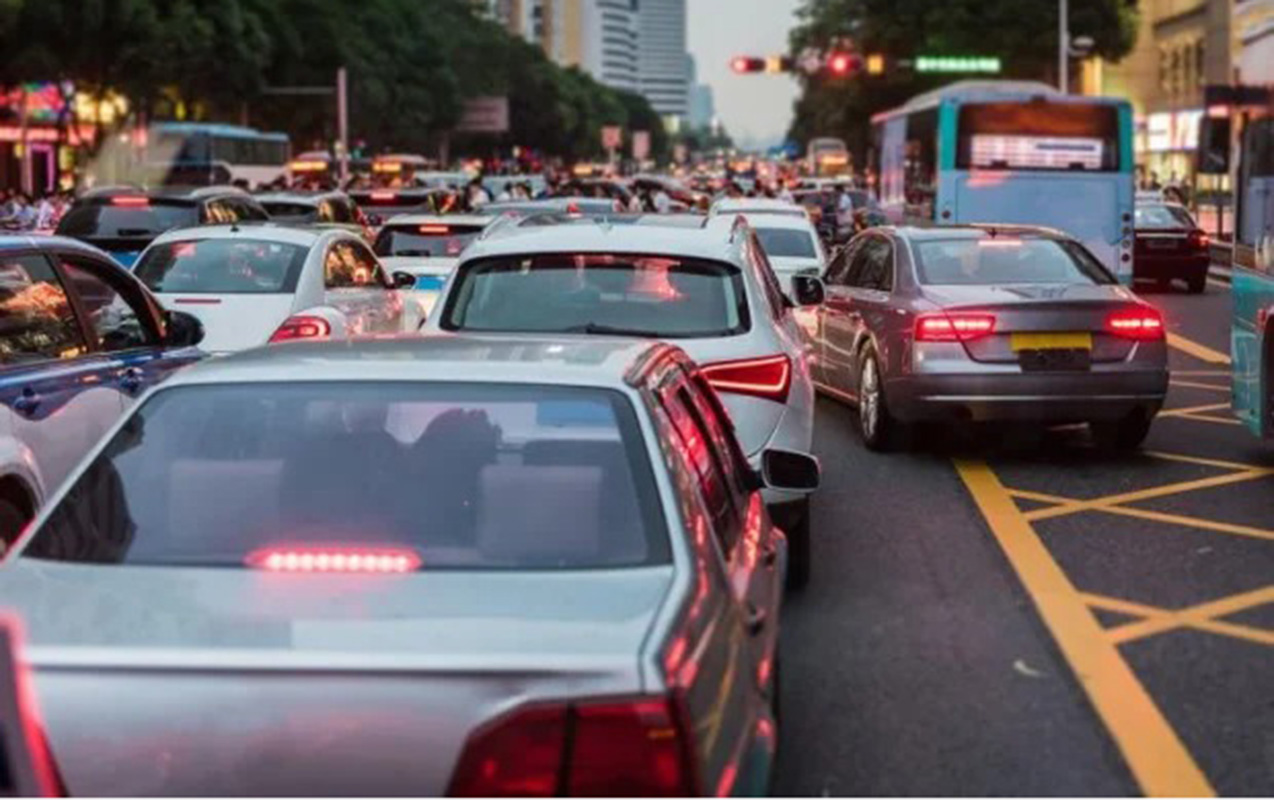 Universitetlərdə tətil başa çatdı - Paytaxtda sıxlıq bir az da artdı