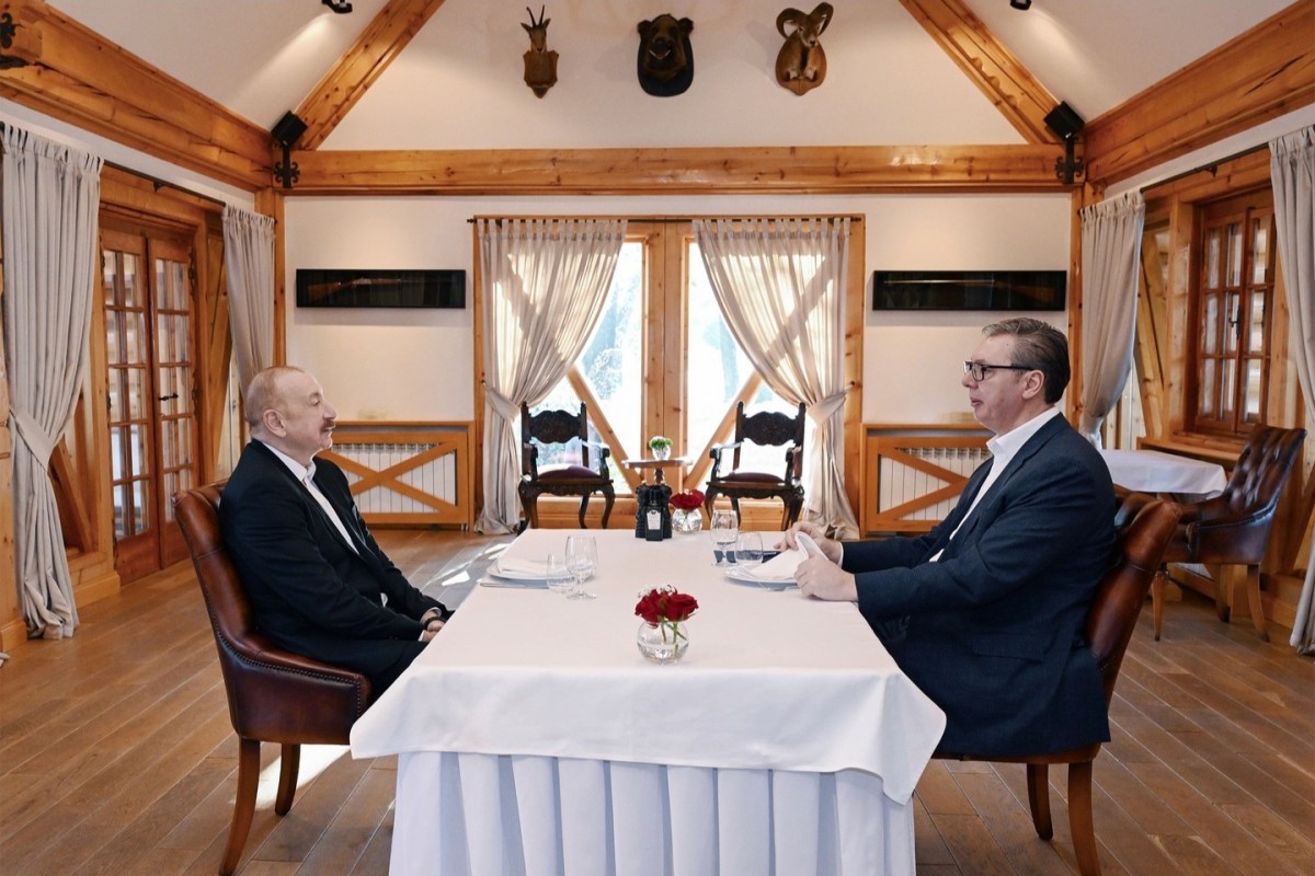 Azərbaycan və Serbiya prezidentləri qeyri-rəsmi səhər yeməyində