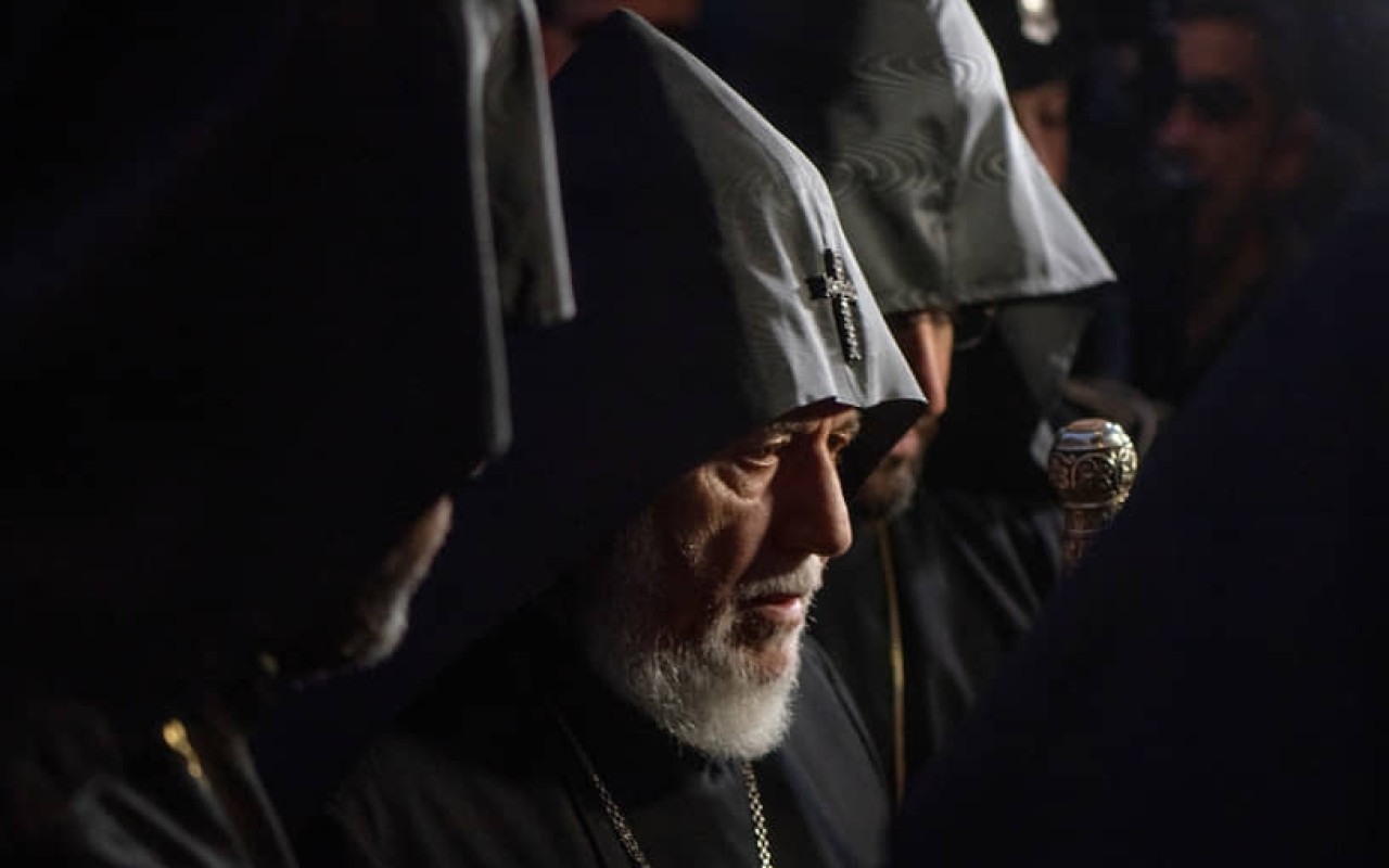 II Qareginin qohumları ev dustaqlığına buraxıldılar