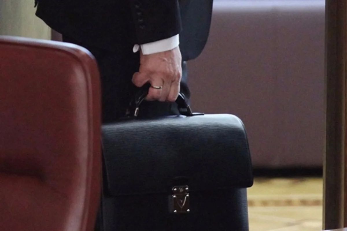 Şəkidə vəzifəli şəxs işdən çıxarıldı