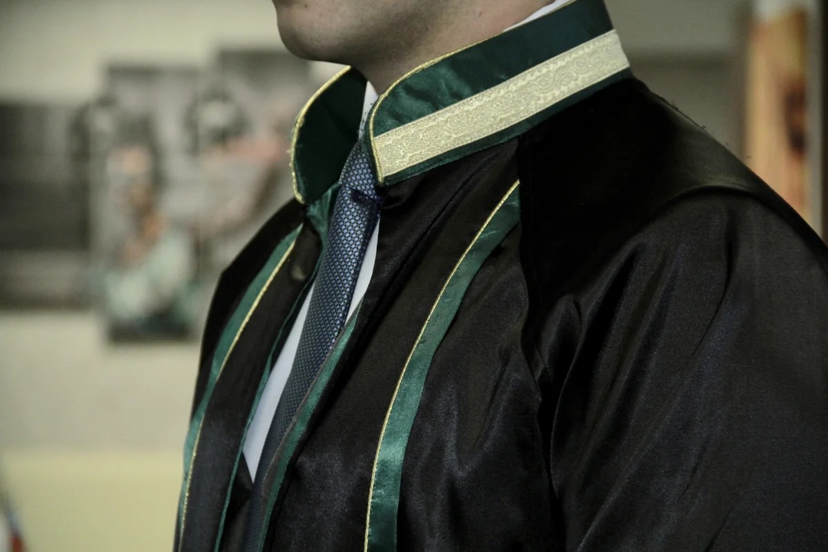 Bir vəkilin fəaliyyəti dayandırıldı