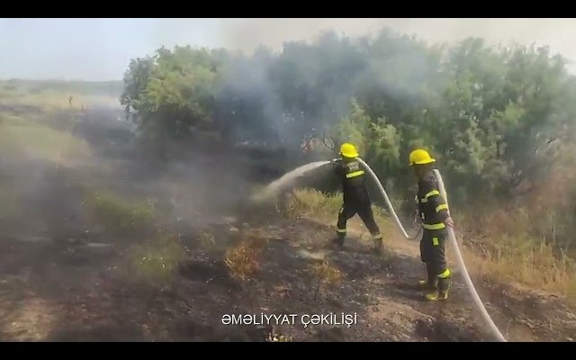 Yevlax-Bərdə yolunda yanğın başlayıb