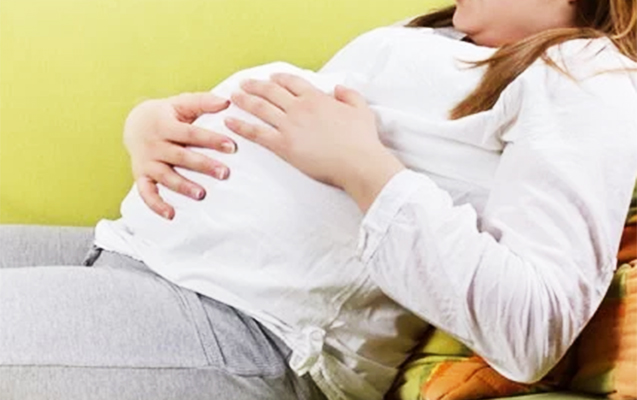 Bakıda qadın doğuşdan sonra öldü