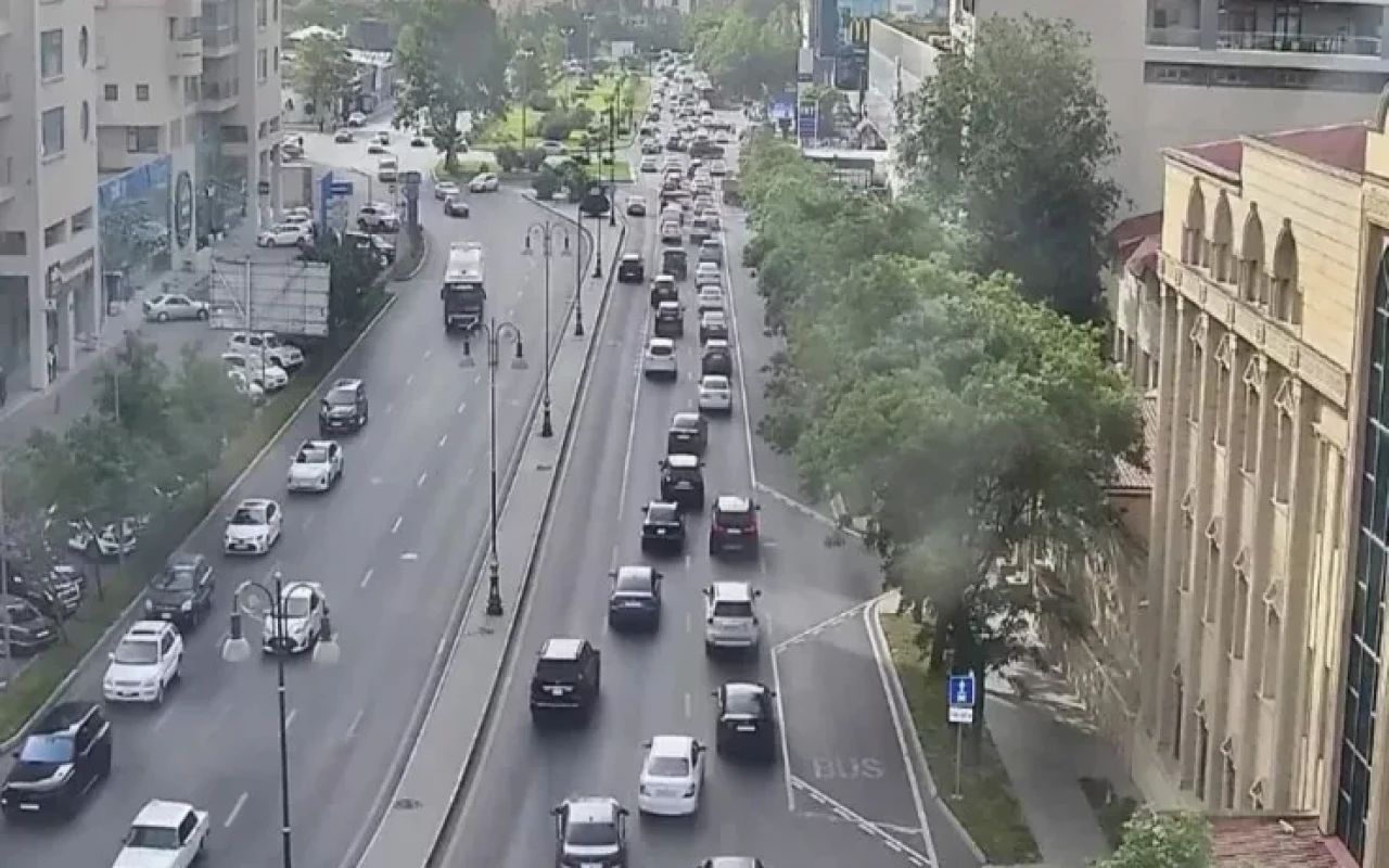 Bakının bəzi küçələrində nəqliyyatın hərəkəti məhdudlaşdırılacaq