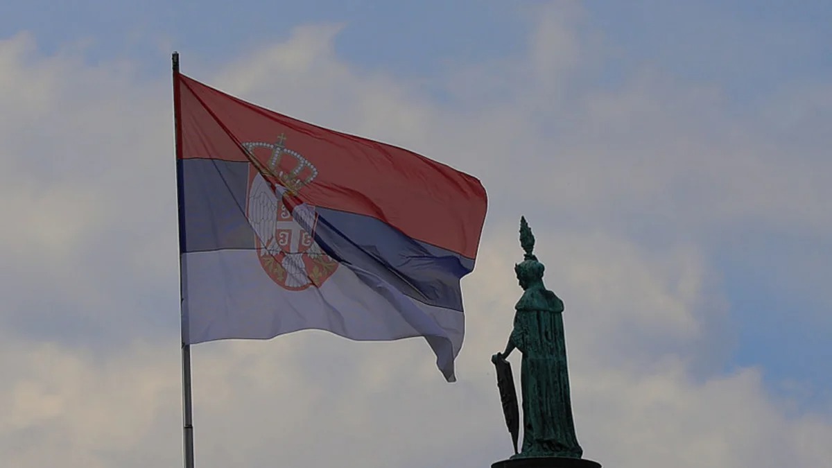 Serbiya da vətəndaşlarını İranı tez tərk etməyə çağırdı