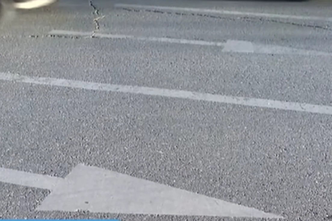 Bakının mərkəzi küçəsində sürücüləri çaşdıran zolaq - VİDEO