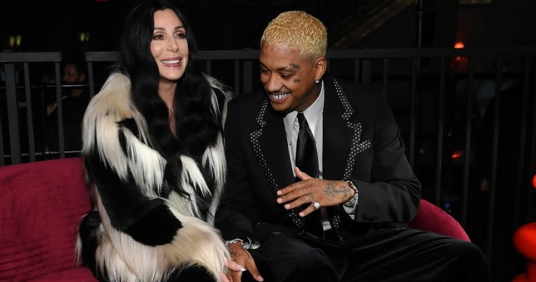 79 yaşlı müğənni 40 yaş kiçik sevgilisi ilə ailə qurur