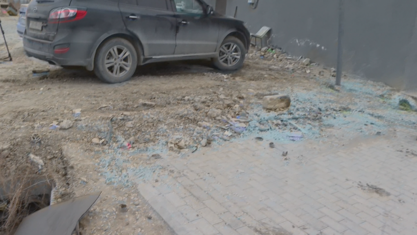 Bakıda dayanacaq qəza nəticəsində dağılıb - VİDEO