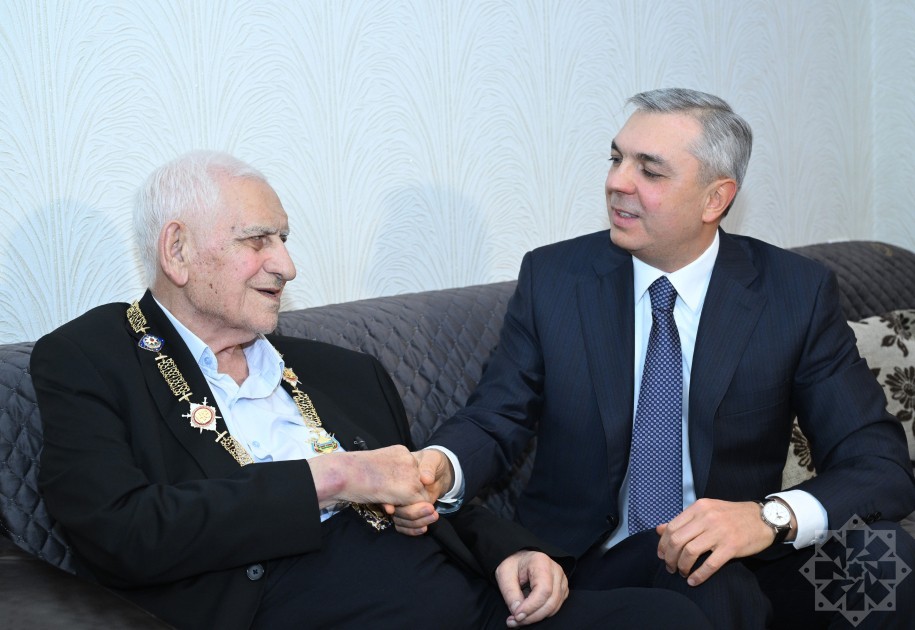 Samir Nuriyev Nəriman Həsənzadəyə “Heydər Əliyev” ordenini təqdim etdi - FOTOLAR