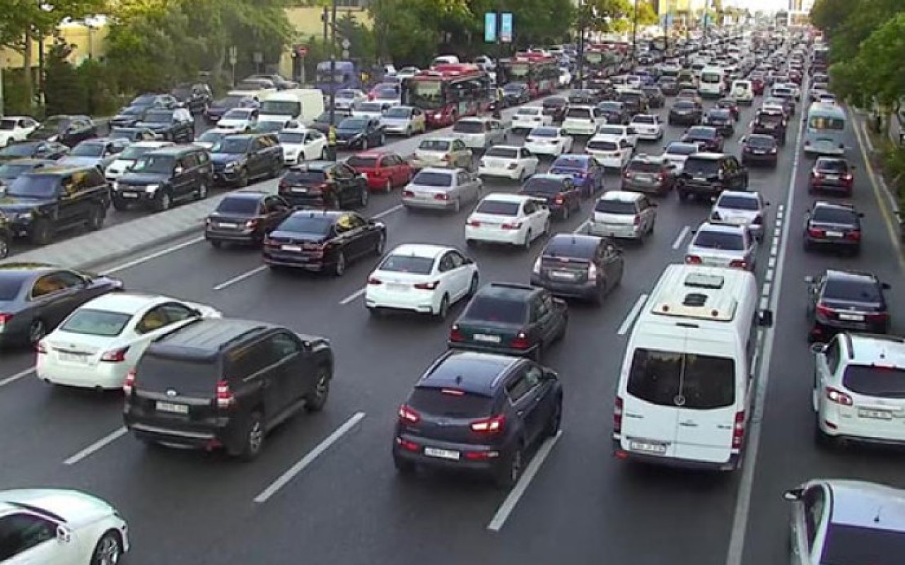 Bakıda bu yollarda sıxlıq var - SİYAHI