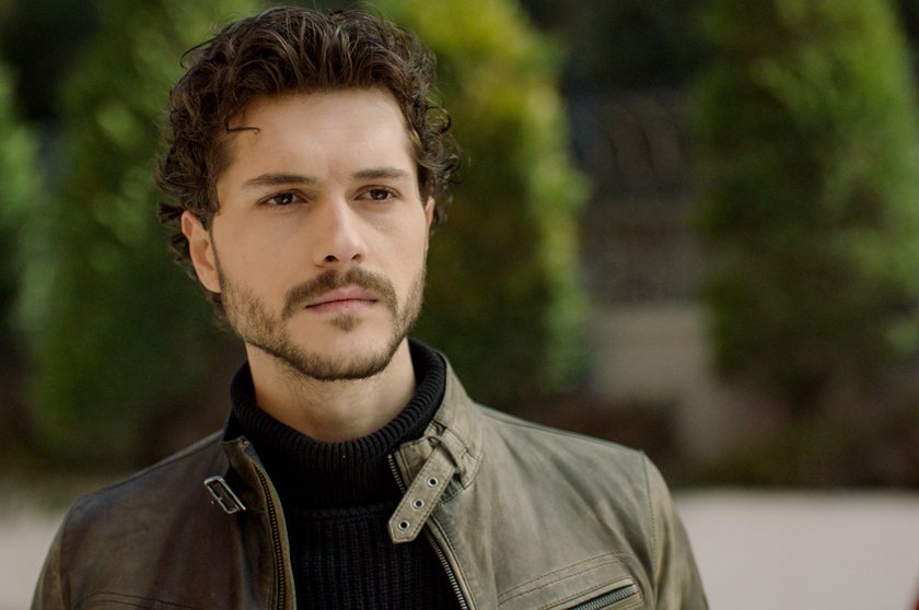 Alperen "Cennetin çocukları"nın heyətinə qatılır