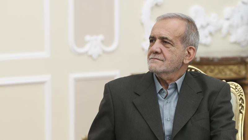 Pezeşkian: Xameneinin nüvə silahı ilə bağlı sözlərinə inanın