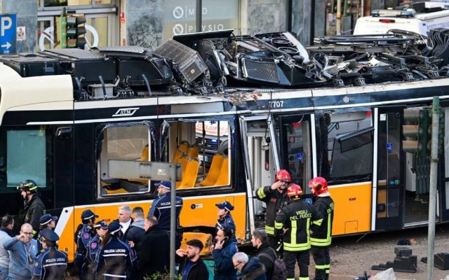 Milanda tramvay relsdən çıxdı, ölən və yaralananlar var