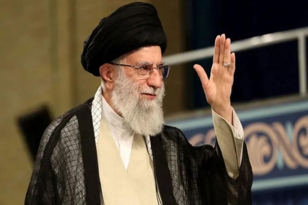 KİV: Xameneinin ofisinə hücum edilib