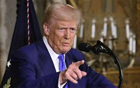 Tramp hərbi əməliyyatlardan sonra hökumətin İran xalqına təhvil veriləcəyini deyib