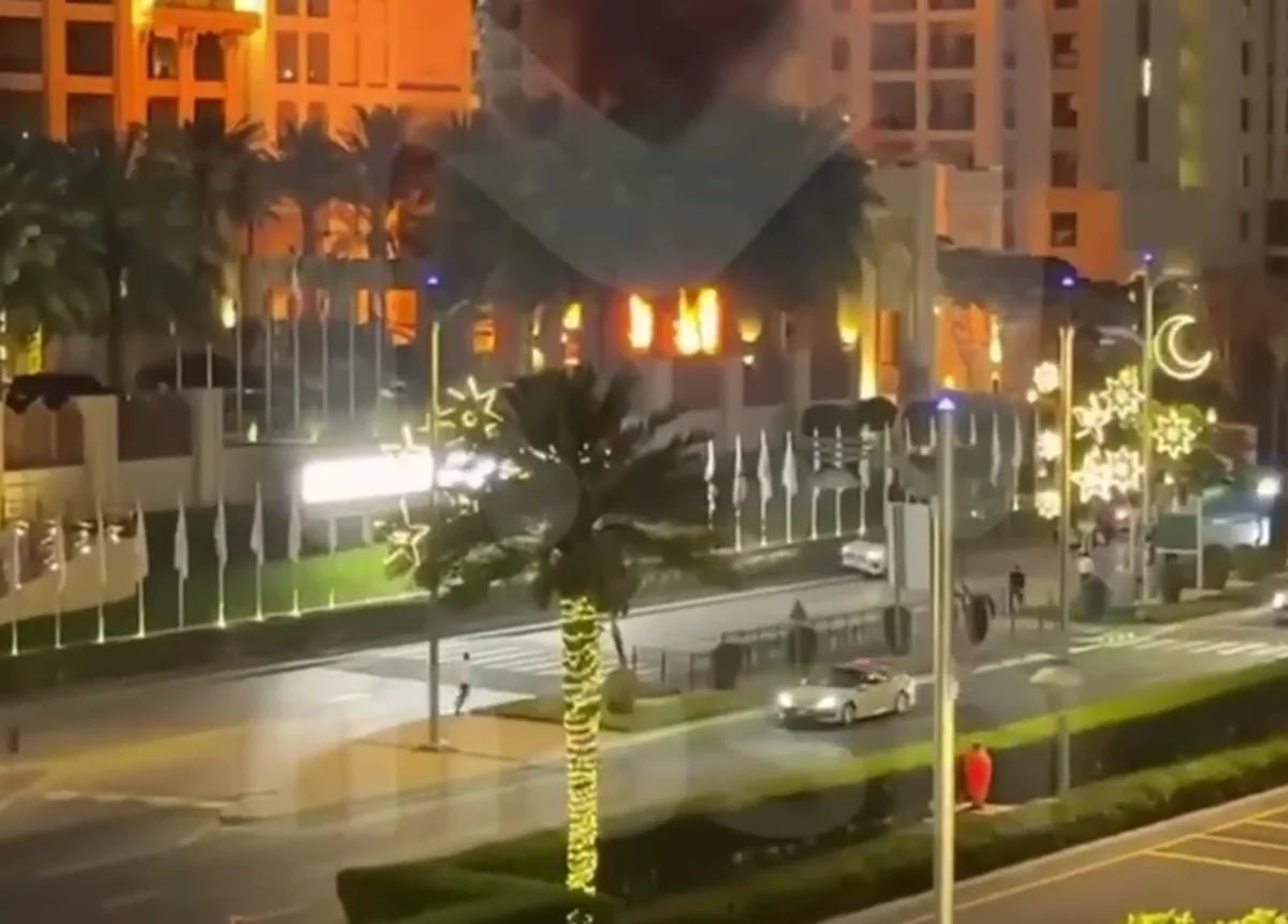 İranın raket hücumundan sonra Dubaydakı hotellərin birində yanğın başlayıb