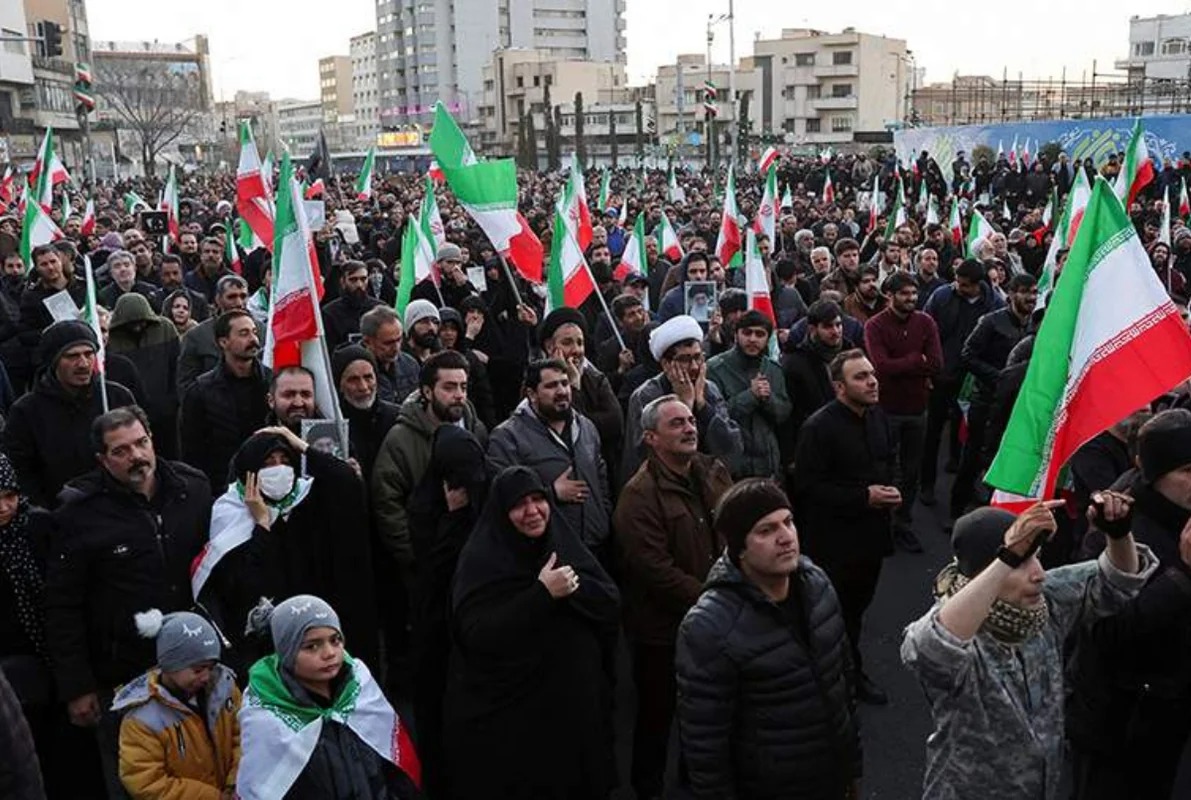 İranda hakimiyyətə dəstək mitinqləri başlayıb