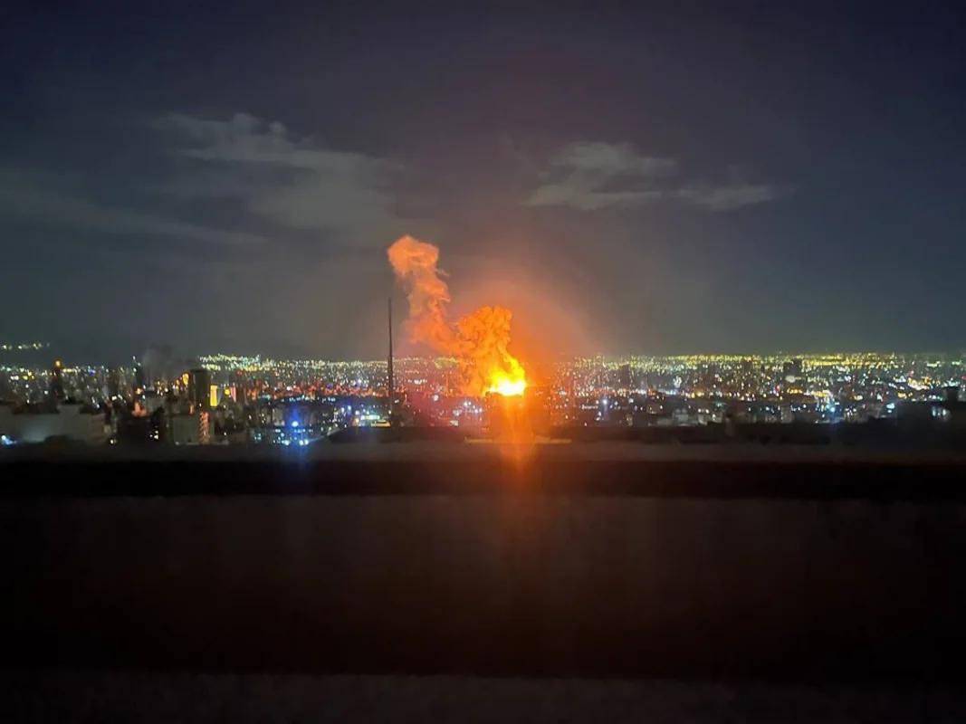 Tehranda kritik hədəflər vuruldu: Dövlət televiziyası zərbə altında