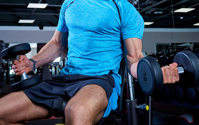 İdman kompleksində halı pisləşən şəxs öldü