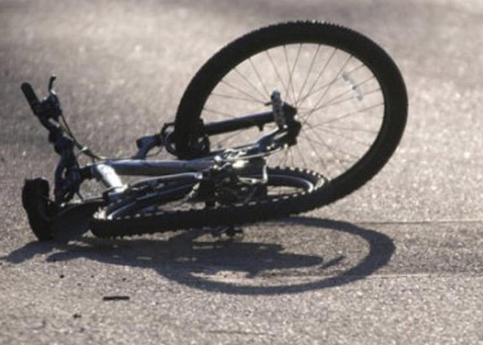 Bakıda avtomobil velosipedçini vurub