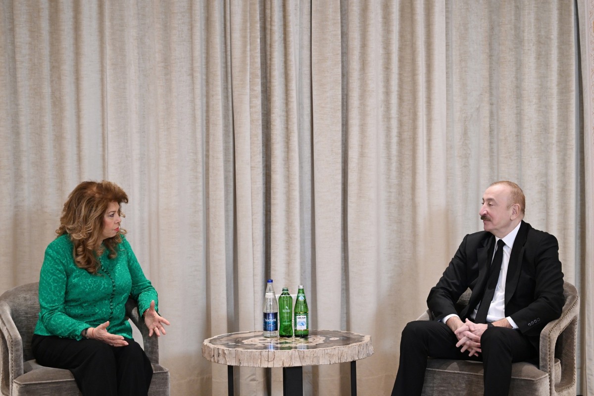 Prezident həmkarını təbrik etdi