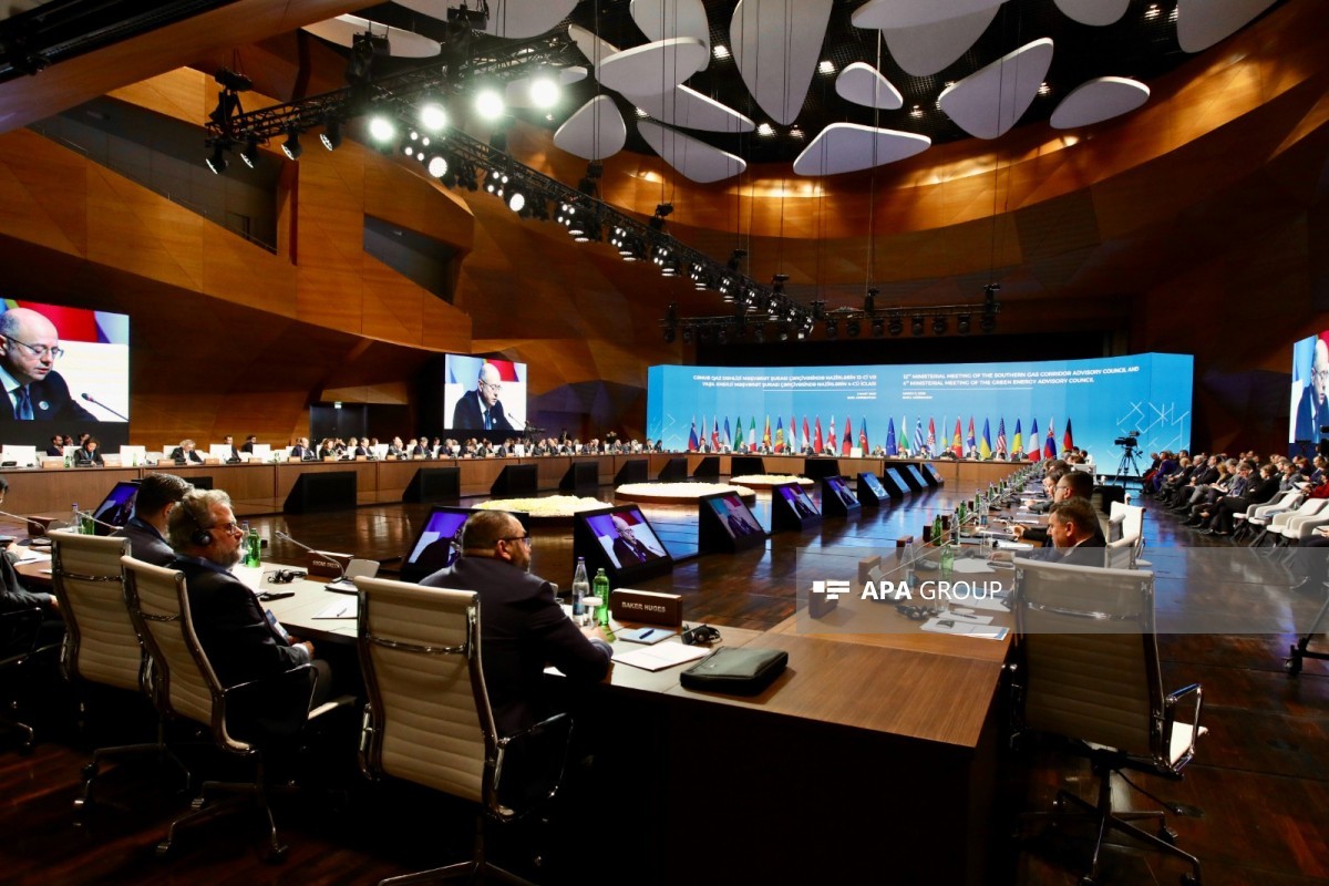 AİB: Xəzər regionunda enerji transformasiyası sürətlənir