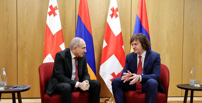 Paşinyan Tbilisidə Kobaxidze ilə görüşdü