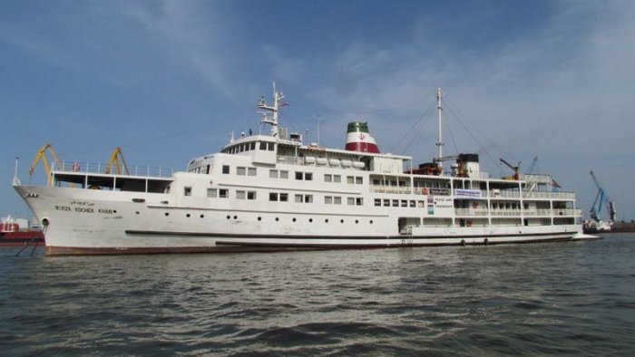 İran gəmisinə hücum edildi: 101 nəfər...