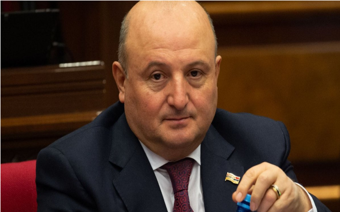 Gümrünün sabiq merinin həbs müddəti daha 2 ay uzadılıb