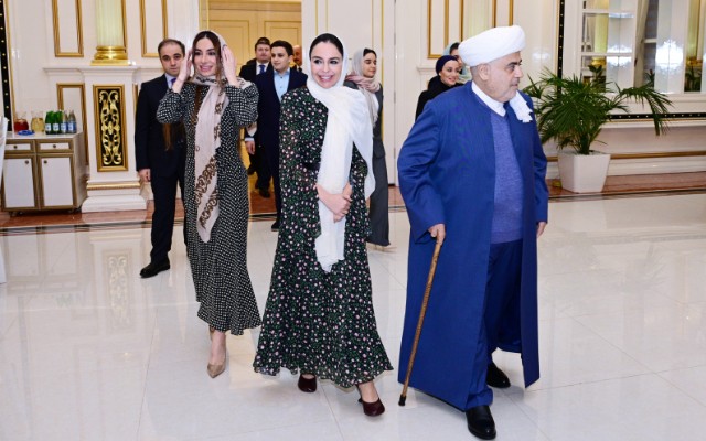 Leyla və Arzu Əliyevalar iftar mərasimində - FOTOLAR