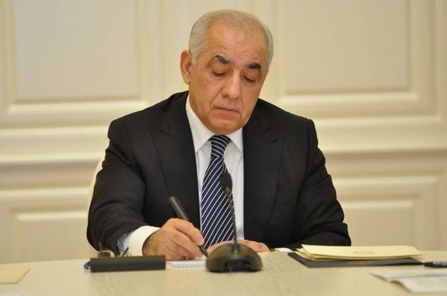 Baş nazirdən İqtisadiyyat Nazirliyi ilə bağlı YENİ QƏRAR