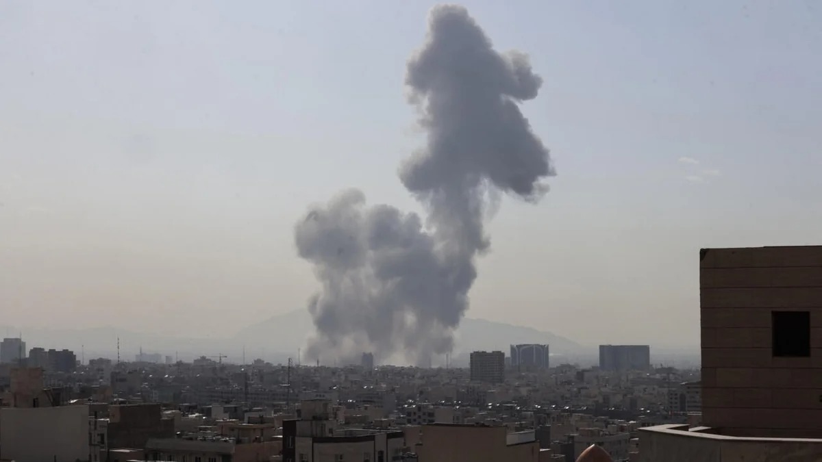Tehranda güclü partlayışlar eşidilir