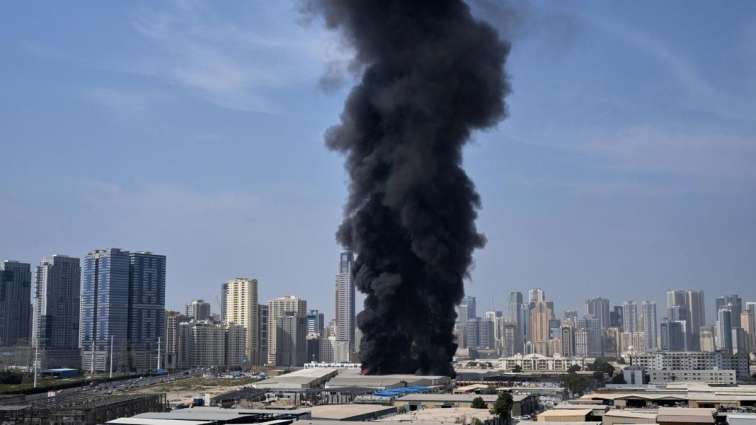 Dubay aeroportu vuruldu - Təyyarələr eniş edə bilmir