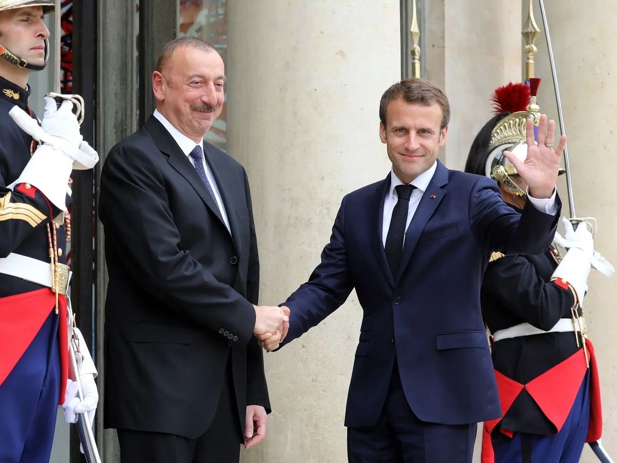 Emmanuel Makron Prezident İlham Əliyevə zəng edib