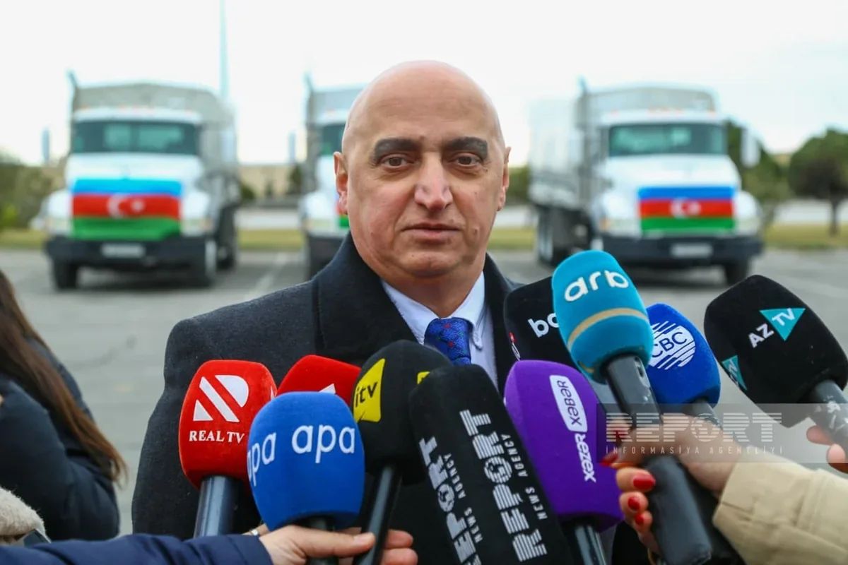 Emin Həsənzadə: "İrana 30 tona yaxın humanitar yardım göndərilib"