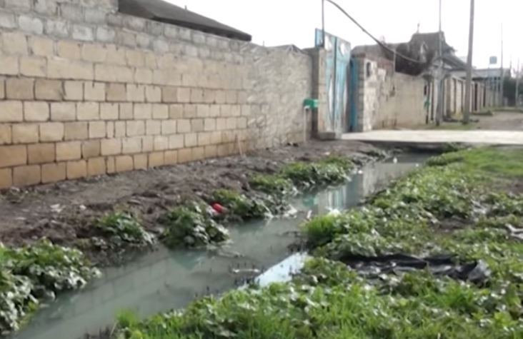 Həmin ailənin başqa bir övladı da o arxa düşüb ölübmüş - Yevlaxda faciə - Video