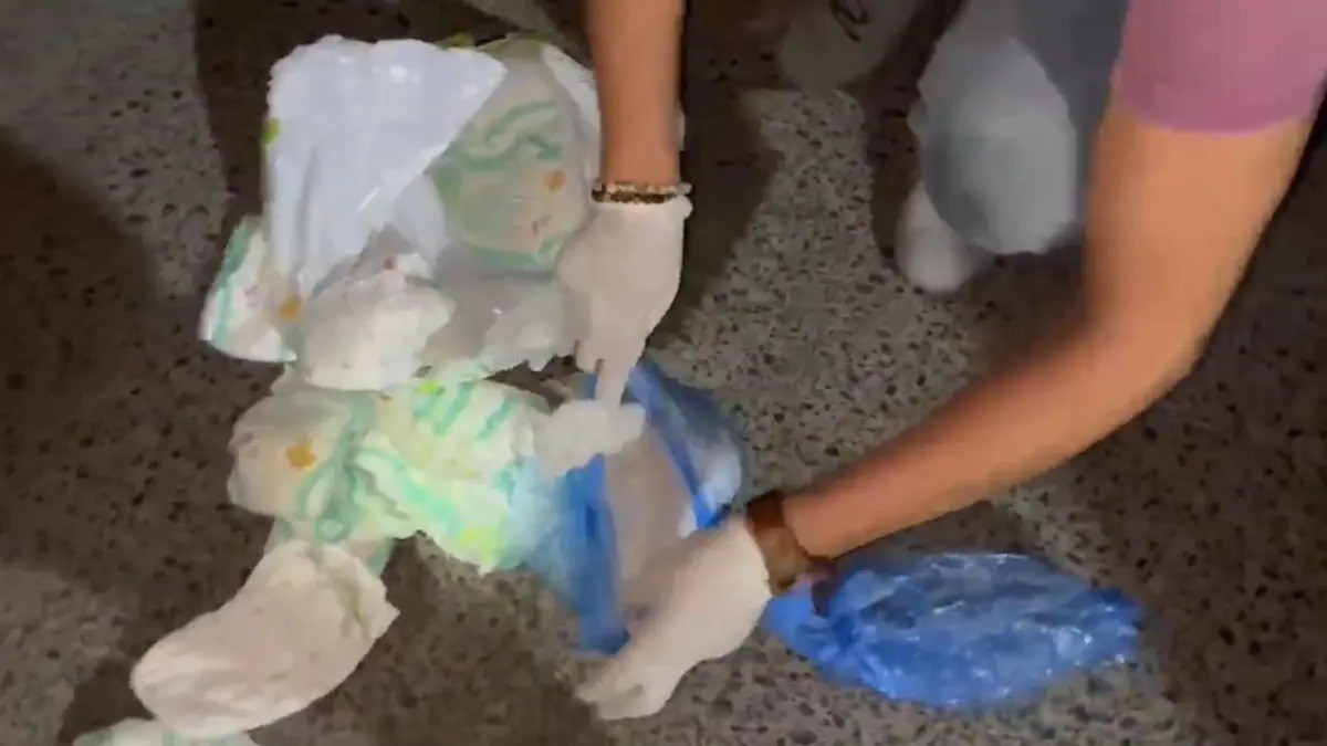 Uşaq bezinin içində narkotik aşkarlandı - Ata və qızı saxlanıldı