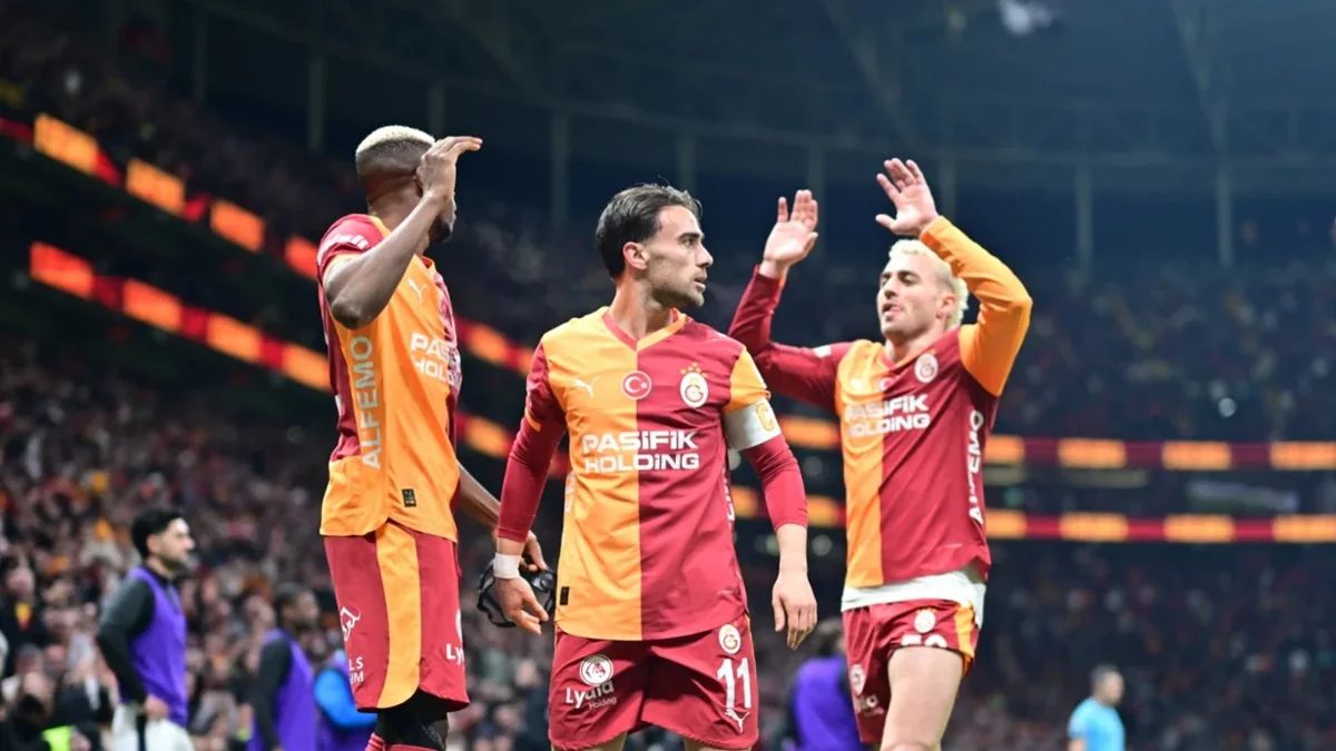 "Qalatasaray" "Başakşəhər"i məğlub edərək liderliyini möhkəmlətdi