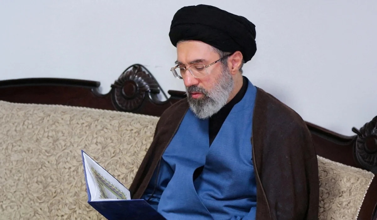 KİV: Müctəba Xamenei yaralı vəziyyətdə Rusiyaya aparılıb