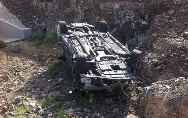 Qusarda “Mercedes” dərəyə aşdı - 5 nəfər yaralandı