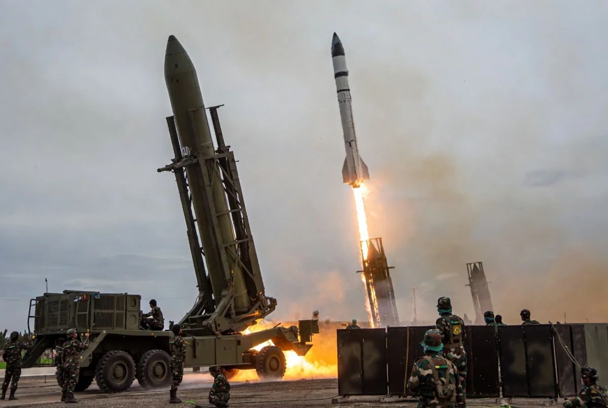 İran Təl-Əvivə hücum zamanı yeni ballistik raketlərdən istifadə edib