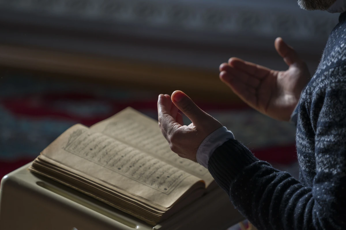 Bu gecə ehtimal edilən növbəti Qədr gecəsidir