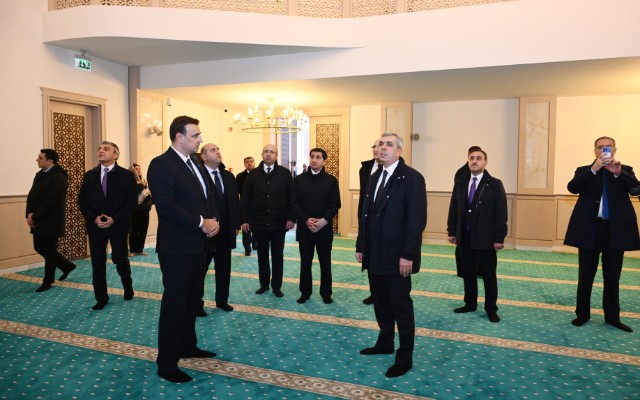 Samir Nuriyev Hadrut məscidini ziyarət etdi