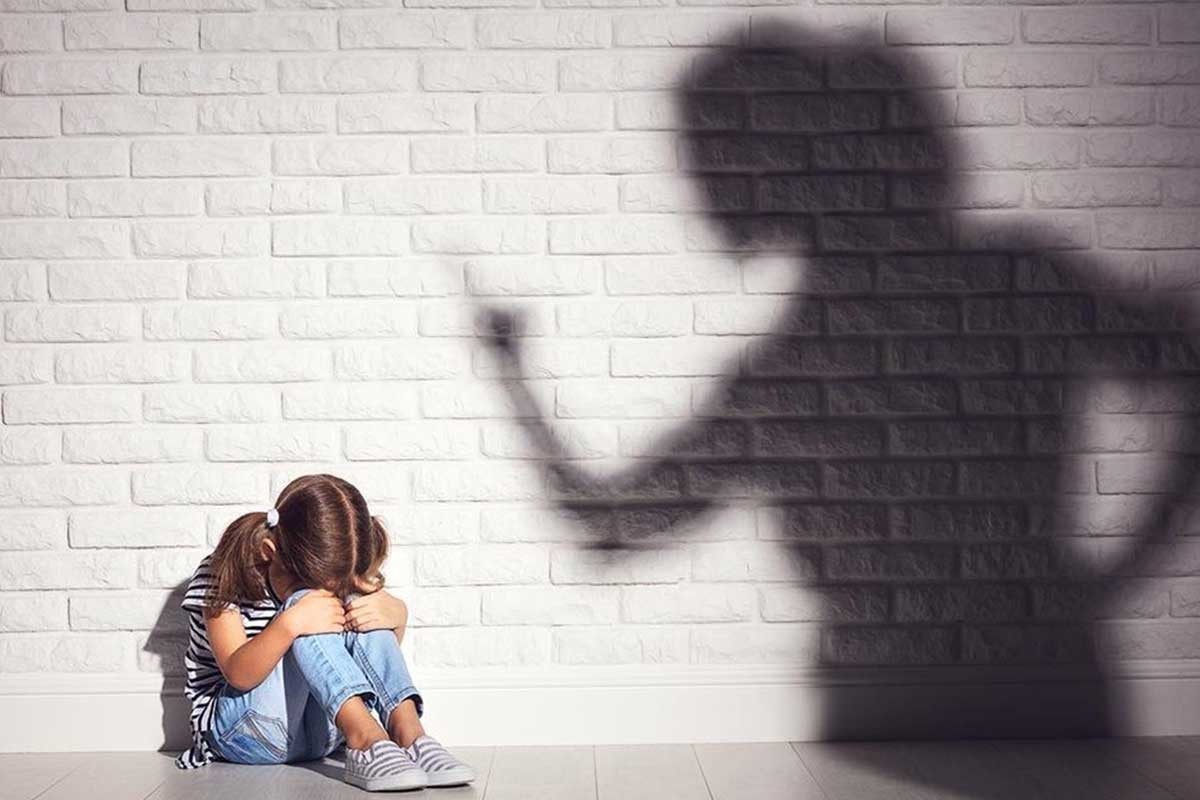 Uşağa qarşı fiziki zorakılıq edən valideyn və müəllim 200 manatadək cərimələnəcək