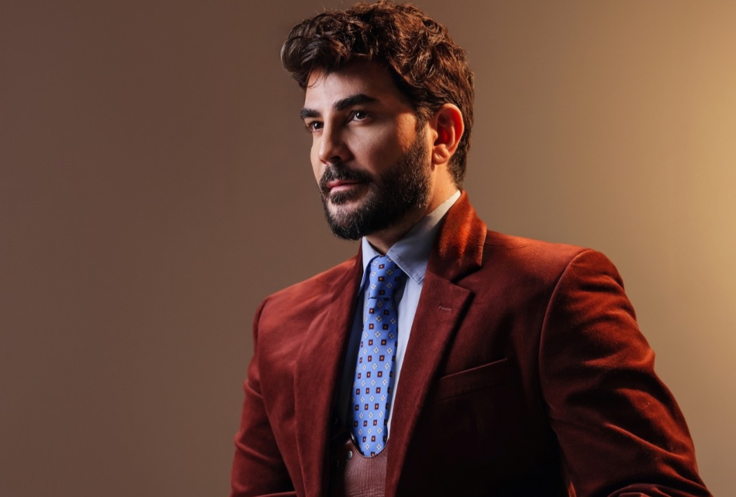 Elçin uşaqlıq fotolarını görüb kövrəldi - VİDEO